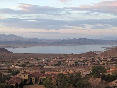 A view of Lake Mead and the observation site down below